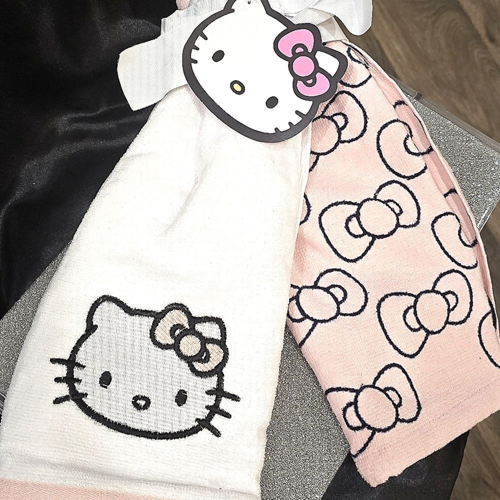 Hello Kitty Kitchen Hand Towel Set - Picture 4 of 5